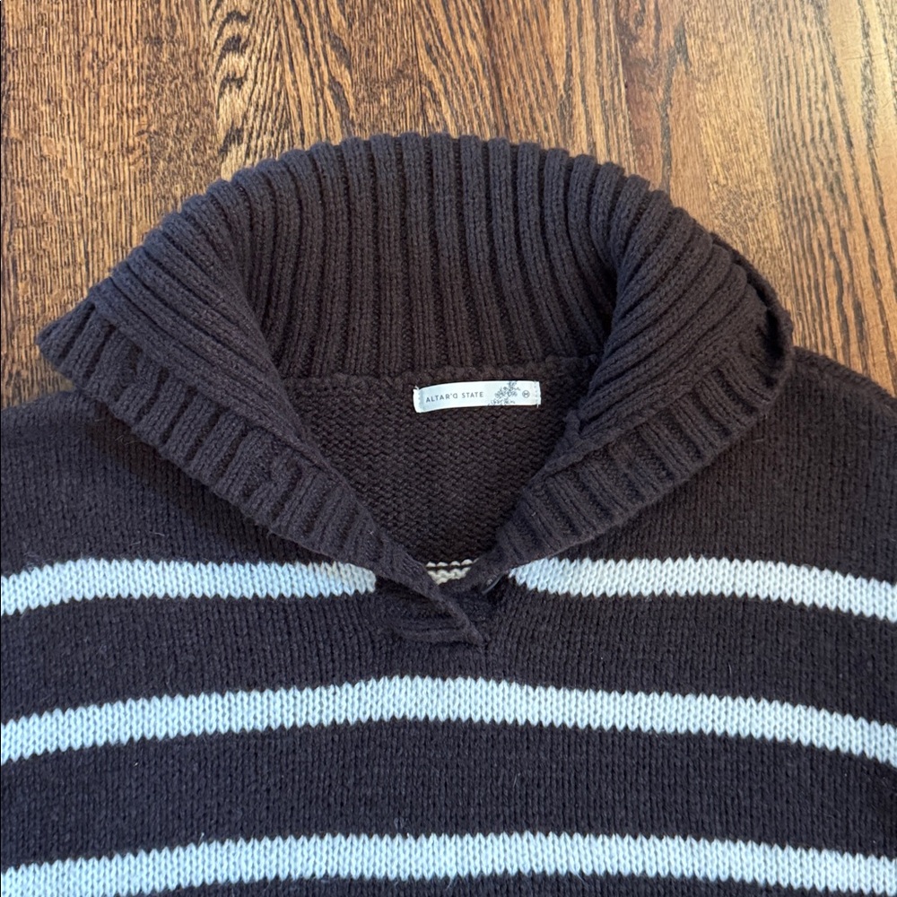 Altar’d State sweater - Picture 2 of 4